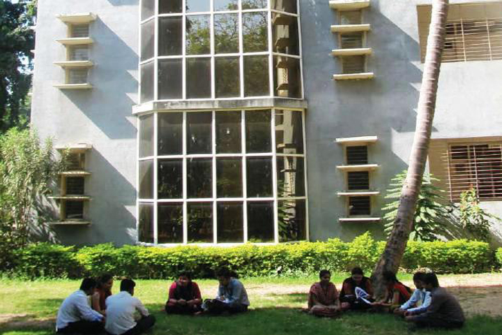 https://cache.careers360.mobi/media/colleges/social-media/media-gallery/10978/2018/11/28/Campus View of Institute of Language Studies and Applied Social Sciences Anand_Campus-View.jpg